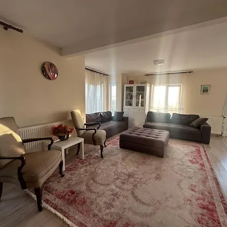 Villa Camlarla Cevrili, Esintili, Konforlu Dogal Yasam