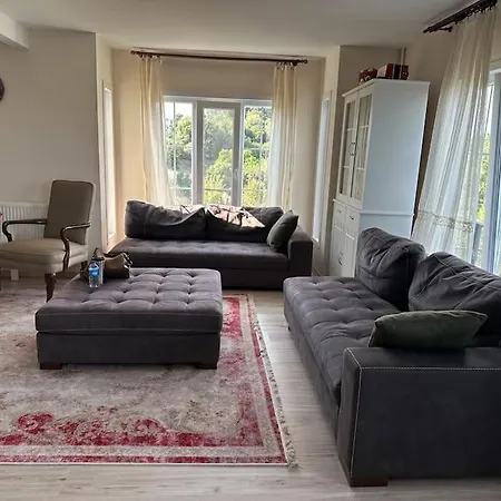 Villa Camlarla Cevrili, Esintili, Konforlu Dogal Yasam *