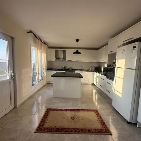Camlarla Cevrili, Esintili, Konforlu Dogal Yasam Villa *